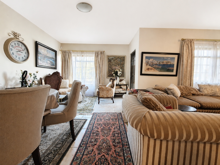 3 Bedroom Property for Sale in Wynberg Upper Western Cape